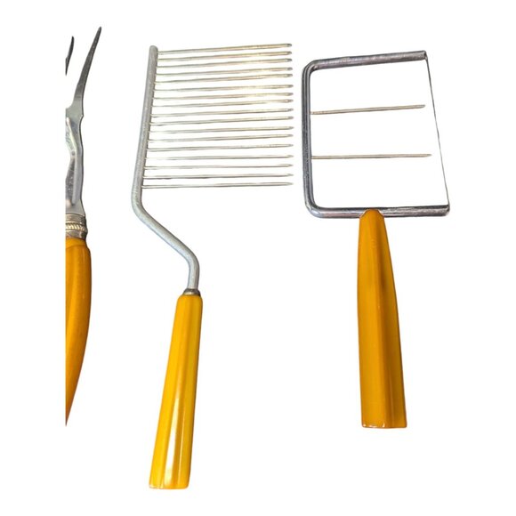 VTG Butterscotch Bakelite & Stainless Steel Meat Fork Cake Breaker Cheese Slicer - Picture 8 of 8